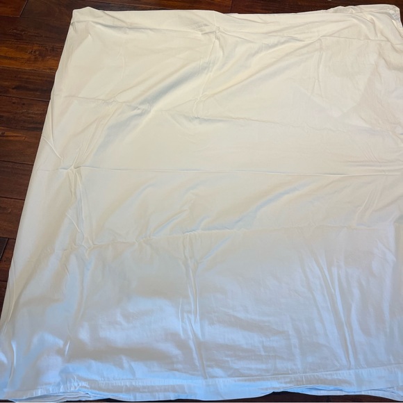 - Sferra queen flat sheet 100% Pima Cotton Color White